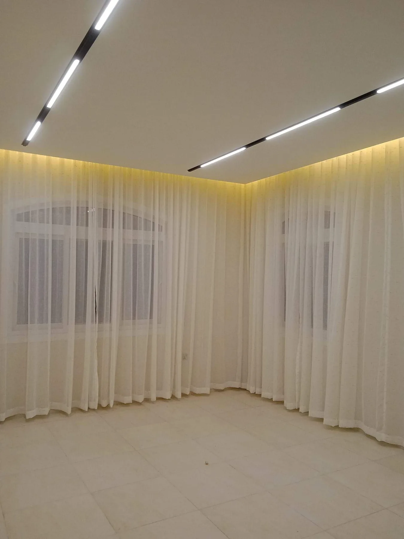 Vinyl Flooring in Abu Dhabi