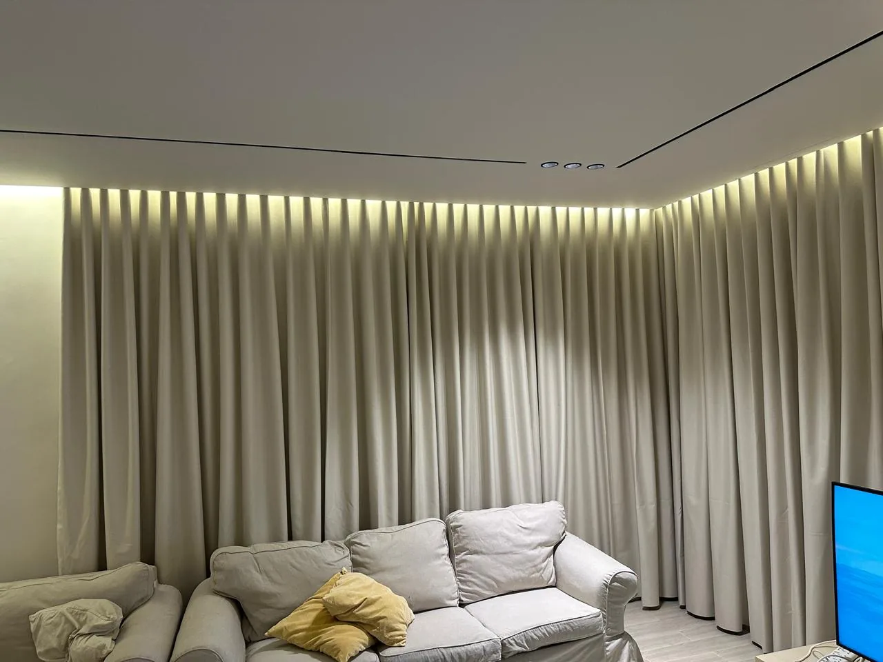 Motorized Curtains in Abu Dhabi